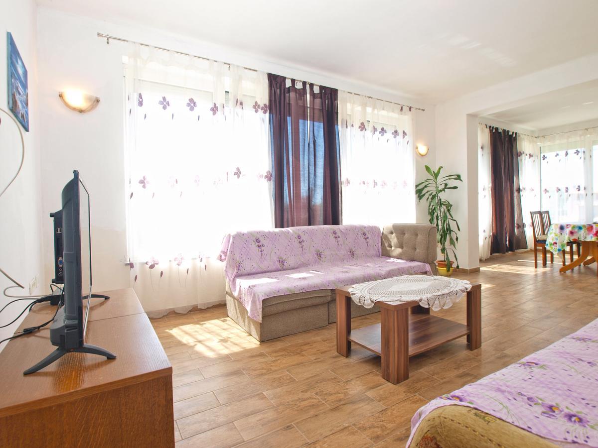 Apartments Edin 1359 Peroj Eksteriør billede